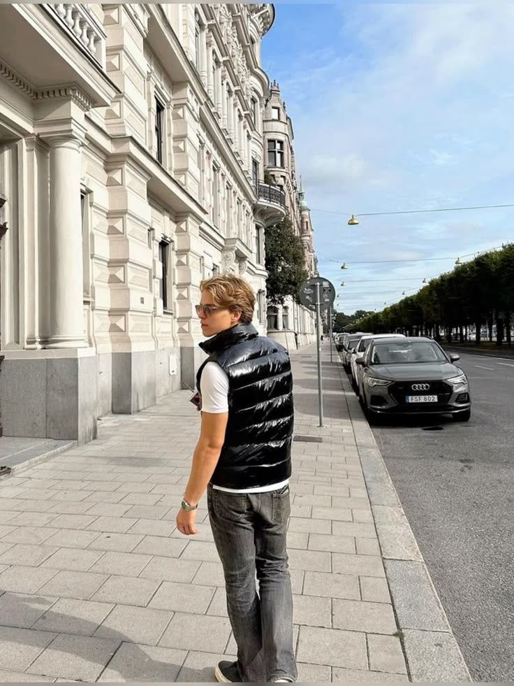 <p><strong>Jacken Him</strong></p>